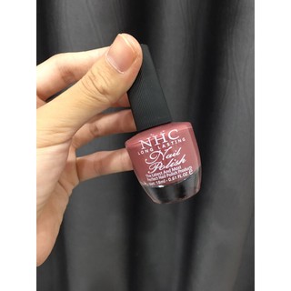 Sơn móng tay đủ màu