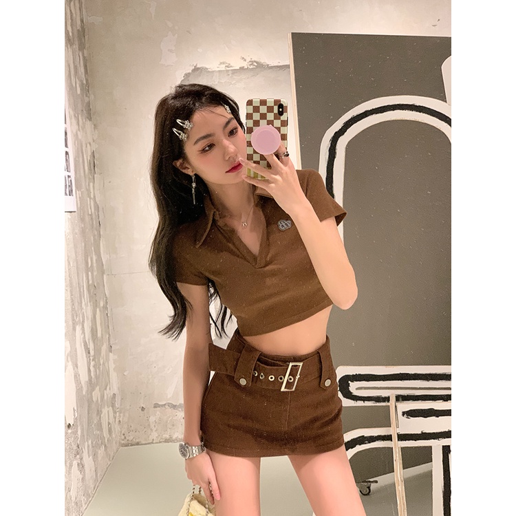 Chân váy jeans lưng cao kèm thắt lưng phong cách Retro quyến rũ