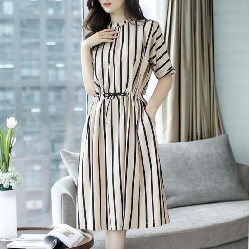 Đầm tay lửng thắt nơ eo họa tiết sọc cá tính thời trang nữ | BigBuy360 - bigbuy360.vn