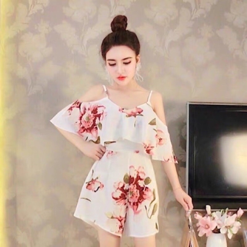 Jumsuit hoa trễ vai