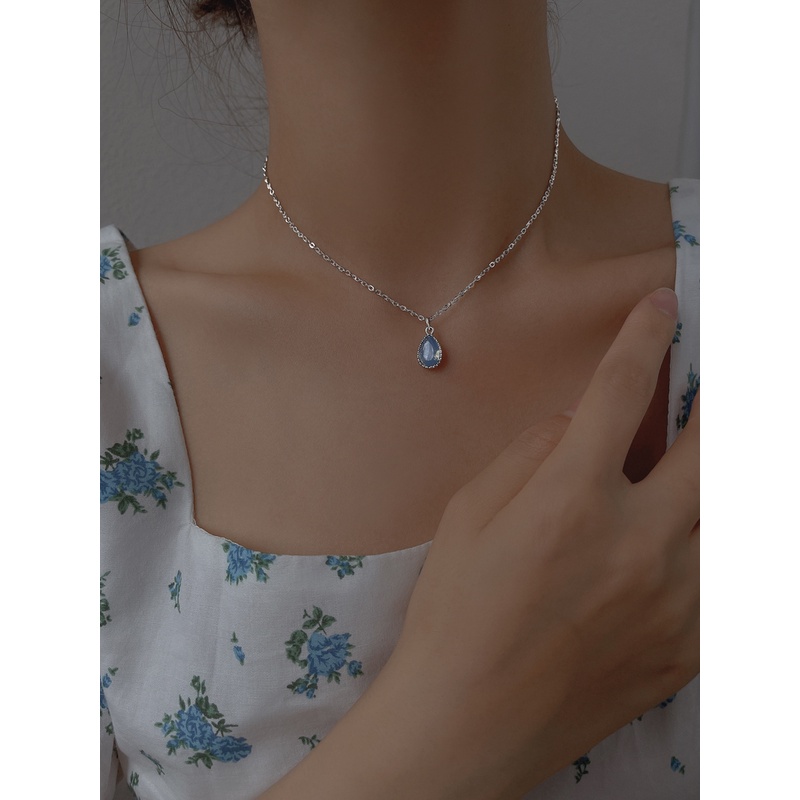 Vòng cổ mặt hình bướm đính đá zircon thanh lịch
