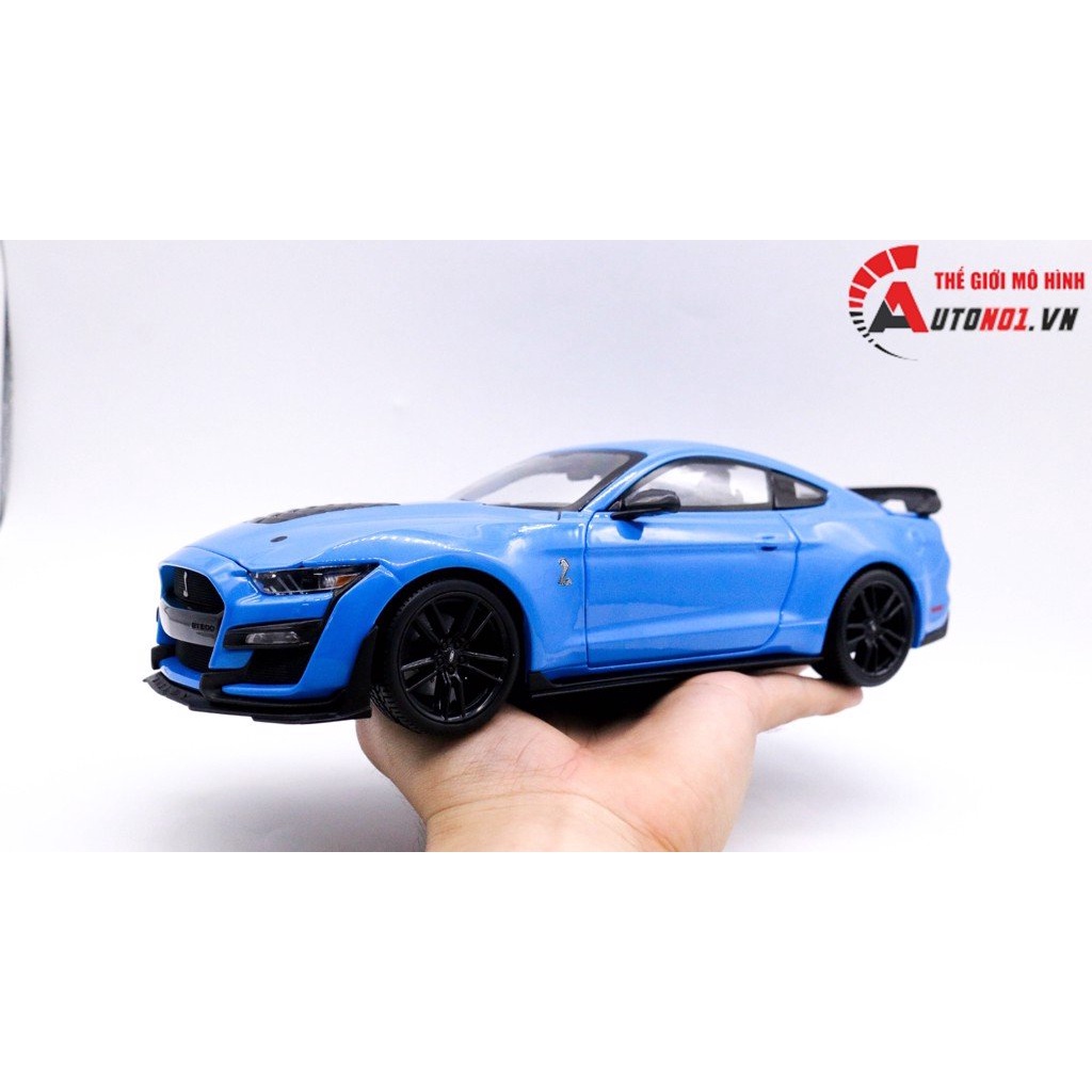 MÔ HÌNH XE FORD MUSTANG SHELBY COBRA GT500 WHITE BABY BLUE 1:18 MAISTO 7761