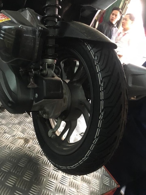 Vỏ lốp sau SH Mode 100/80-14.