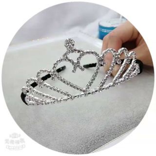 Vương miện cho bé gái