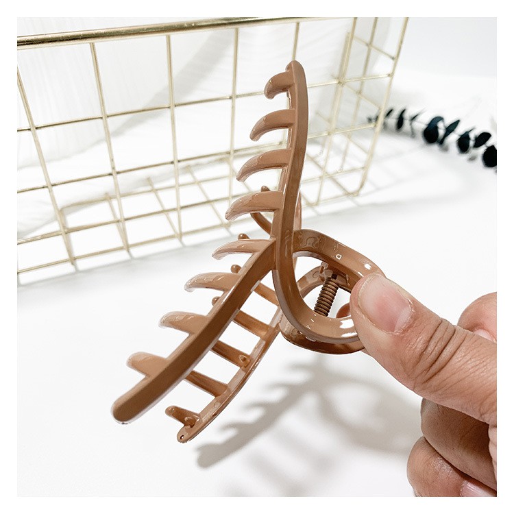 Kẹp tóc càng cua 11cm thiết kế đơn giản thanh lịch tiện lợi giúp nữ trang điểm rửa mặt