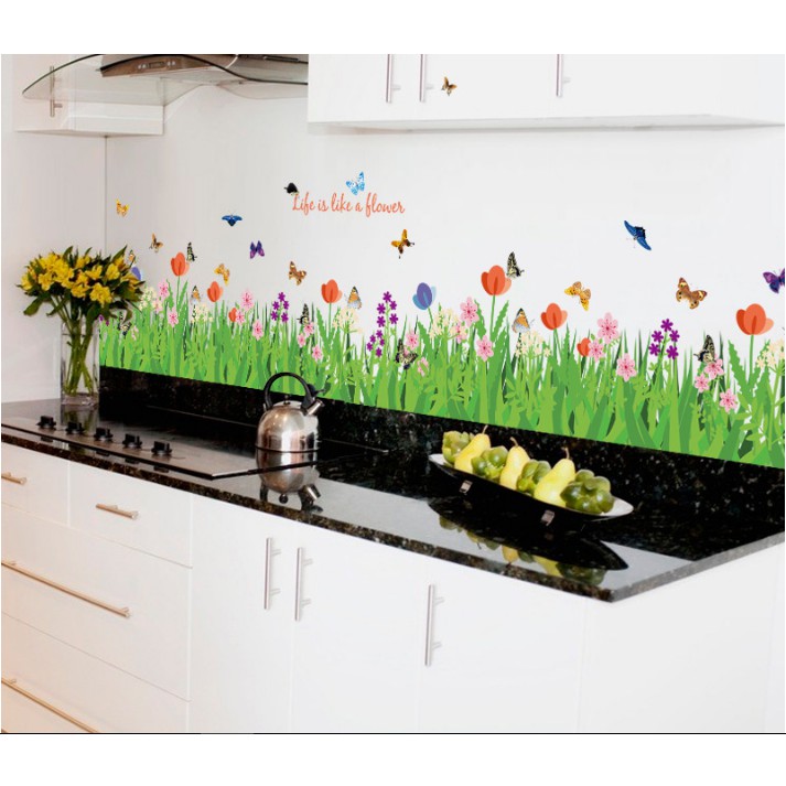 Decal trang trí chân tường Hoa sắc màu và bướm