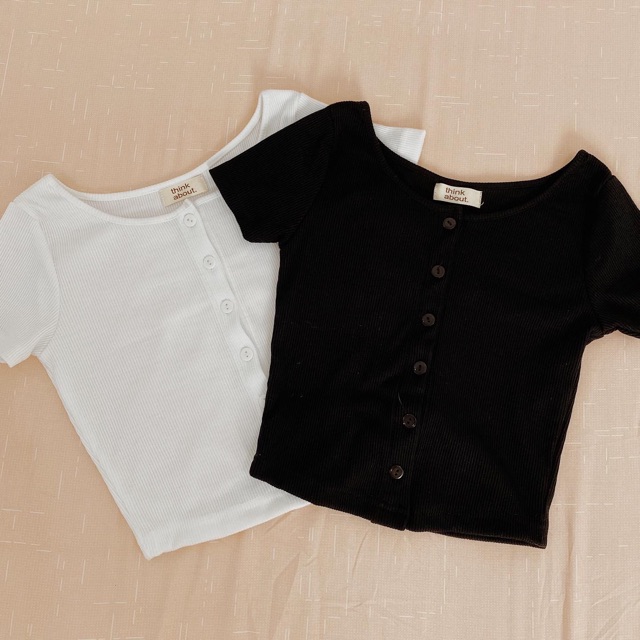 Áo thun gân có nút - RIBBED CROPTOP | BigBuy360 - bigbuy360.vn