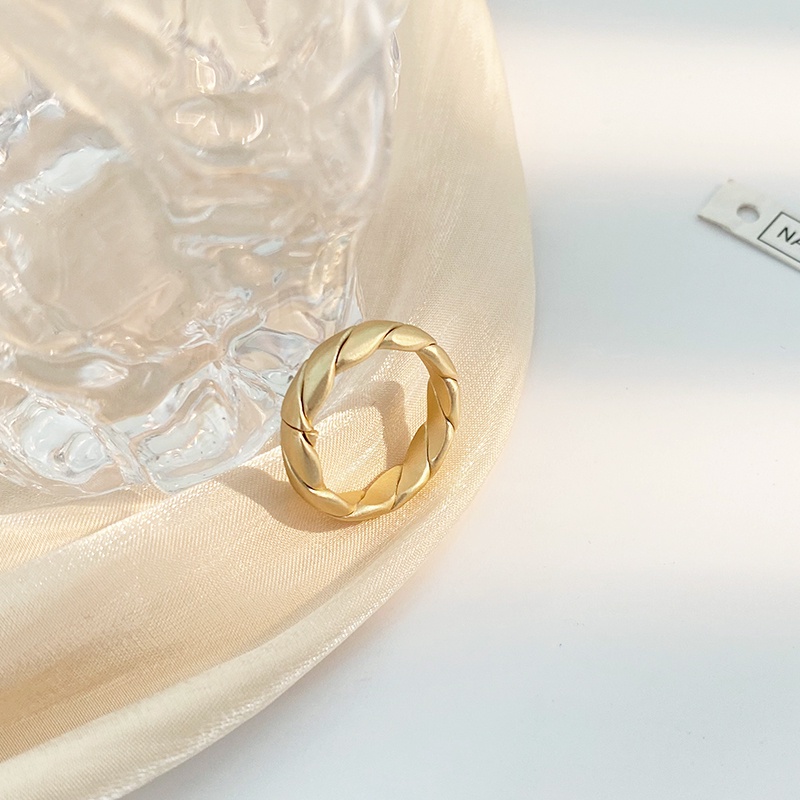 Nhẫn nữ trơn basic đeo tay hình bán nguyệt bằng hợp kim R009