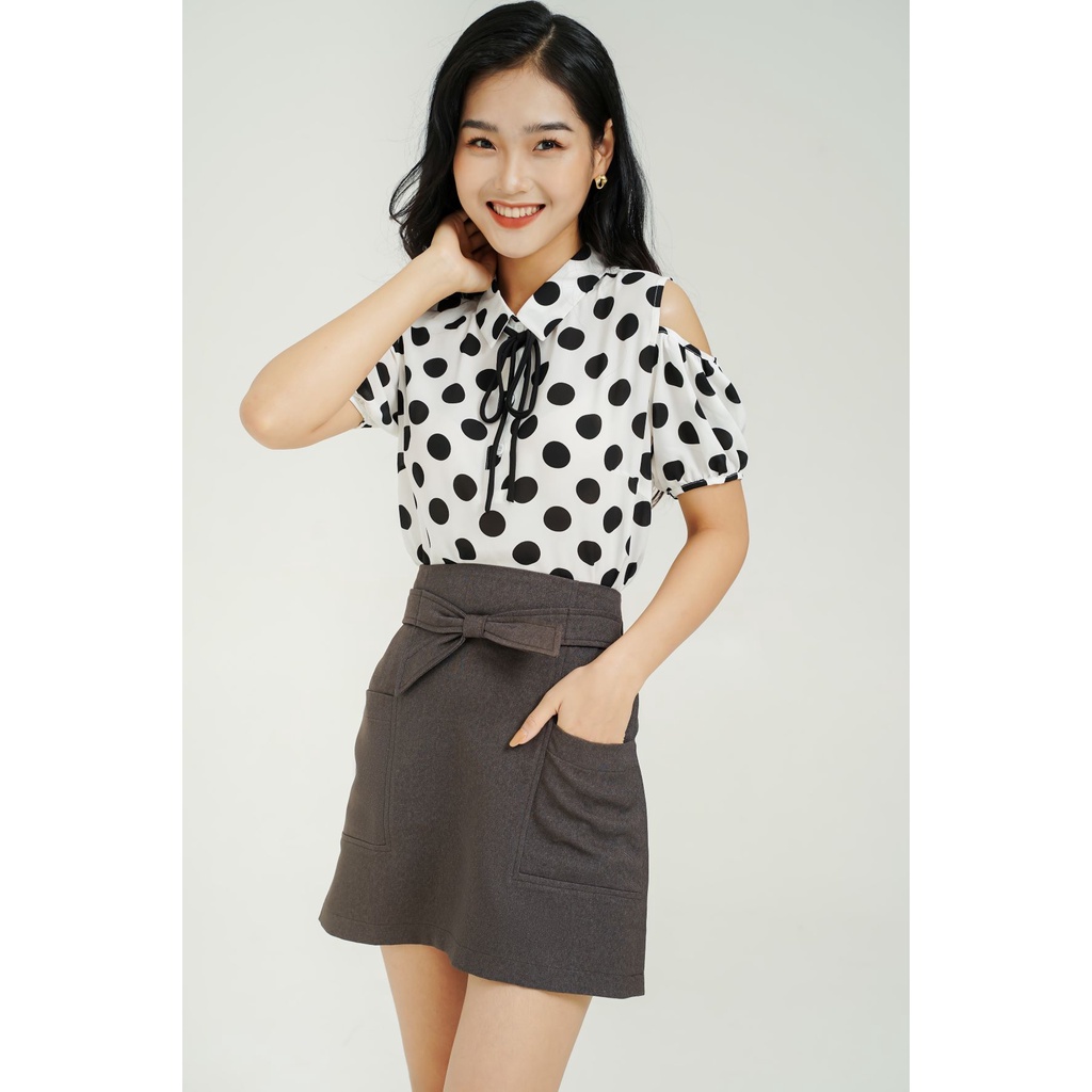 Áo sơ mi nữ ngắn tay, cổ nơ, họa tiết chấm bi, khoét vai , thiết kế cao cấp TK Fashion - SMK778