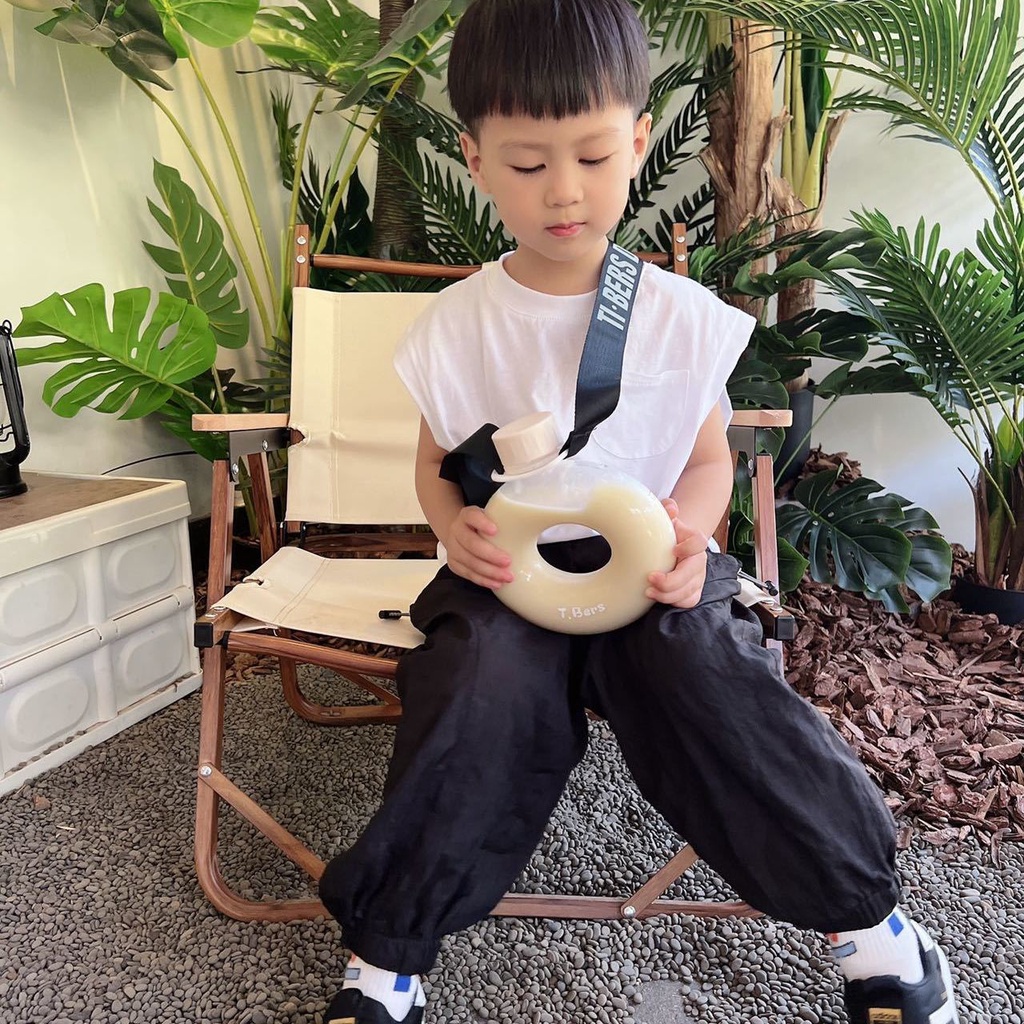 Cốc đựng nước bánh rán mùa hè giá trị cao, bình đựng nước dây đeo thể thao cho bé trai và bé gái, cốc nhựa cầm tay chịu nhiệt lạnh, bình đựng nước bé trai và bé gái dễ thương