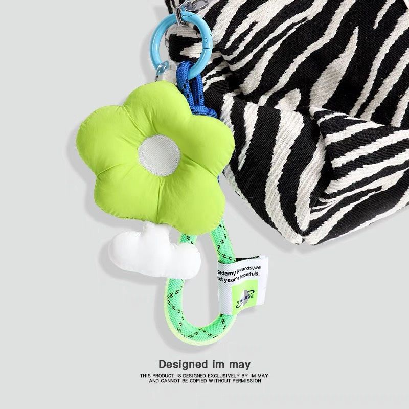 Móc Khóa Hình Bông Hoa Màu Dạ Quang Dễ Thương