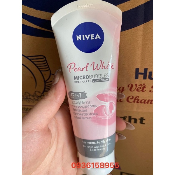 Sữa rửa mặt NIVEA Pearl White Đất Sét giúp trắng da ngọc trai (100g)