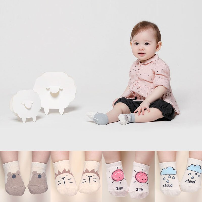 Vớ cotton mềm chống trượt họa tiết hoạt hình dễ thương cho bé sơ sinh từ 0-1 tuổi