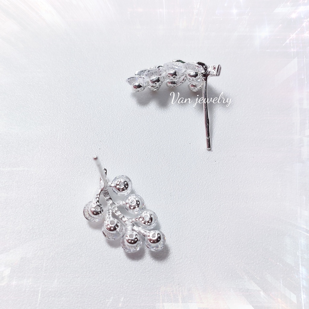 Khuyên tai bạc khuyen tai hình lá nạm đá trắng sáng lấp lánh
