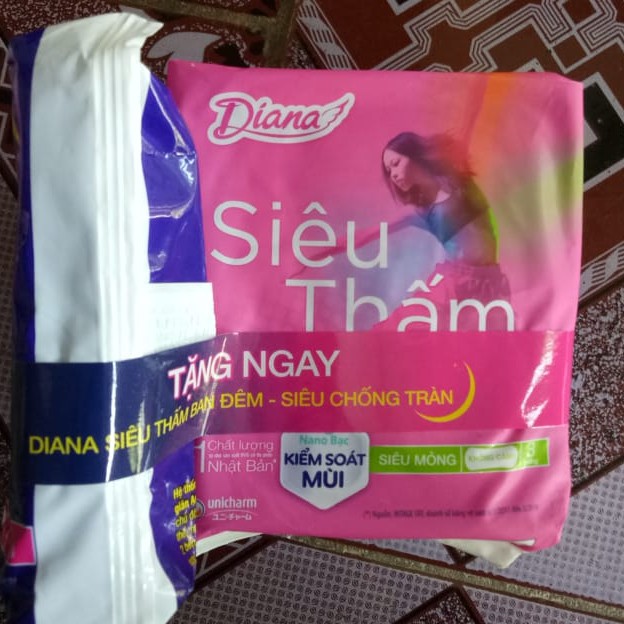 Combo 2 gói Băng vệ sinh ban ngày Diana Siêu thấm Siêu mỏng không cánh 23cm TẶNG BVS DIANA BAN ĐÊM SUPER NIGHT 29CM