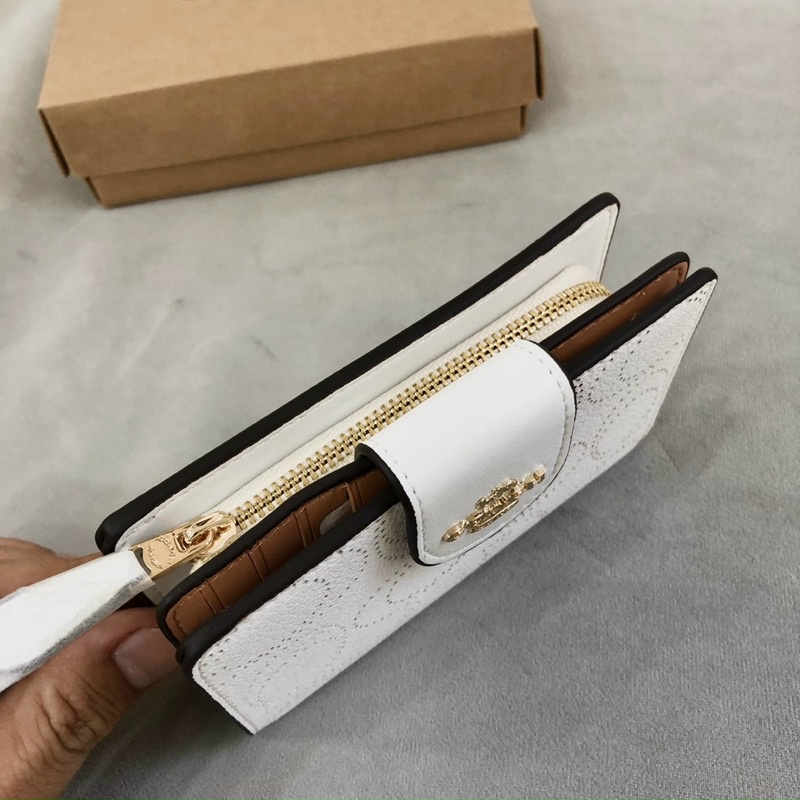 Sẵn 🌟 Ví Coach hoạ tiết khắc Laser C4768