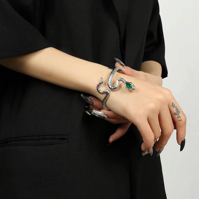 Vòng Tay Hở Medusa Thiết Kế Đặc Biệt Thời Trang Cá Tính Độc Đáo Cho Nữ