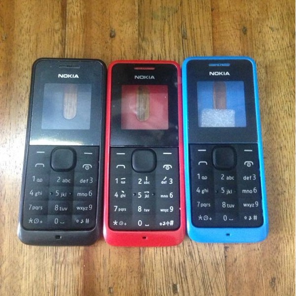 Vỏ Nokia 105 đời cũ có đuôi sạc tròn , có phím xanh dương