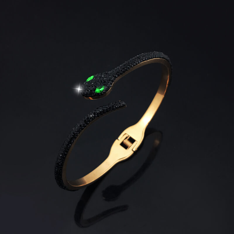 Vòng tay thép titan mạ vàng 18K sang trọng