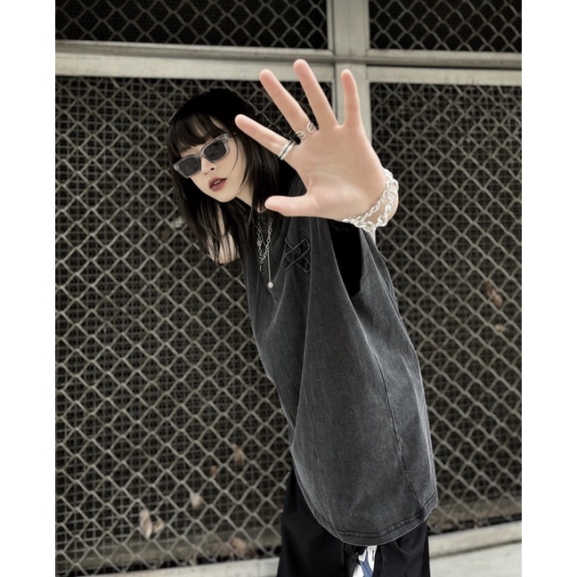 Áo tanktop vải wash điểm nhấn thêu ngực áo