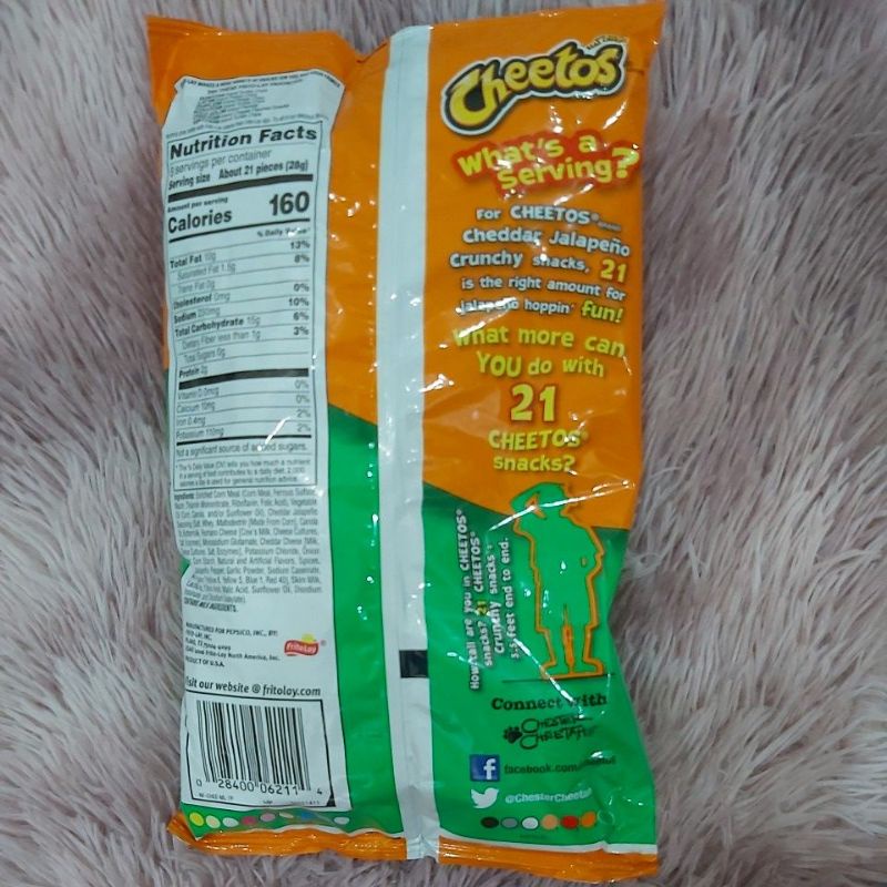 Bánh Cheetos  Cheddar Jalapeno Crunchy 226.8g
