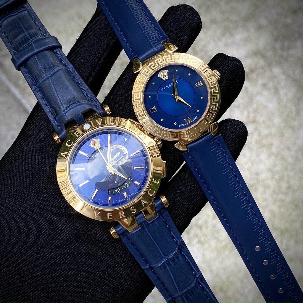 Đồng hồ Nam Versace V-Race 43mm, Nữ Versace Daphnis 34mm, dây da cá sấu, máy Swissquartz