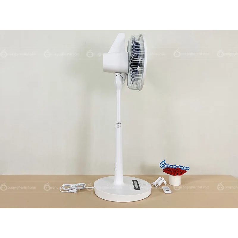 Quạt điện Sharp PJ-L3DS-W 7 cánh tạo ion Plasma khử mùi - Hàng nội địa Nhật Bản - Mới 100% - Bảo hành 12 tháng