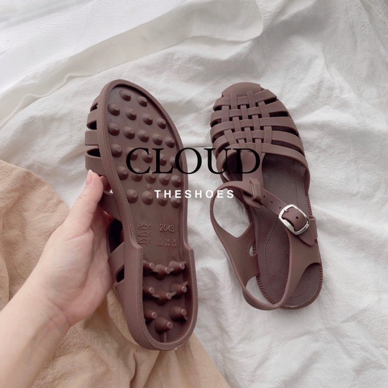 Giày Sandal rọ bệt nhựa dẻo mềm che mũi tròn khóa cài – Cloud The Shoes