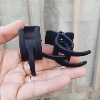 Kẹp tóc 3 răng nhám màu đen (như hình)