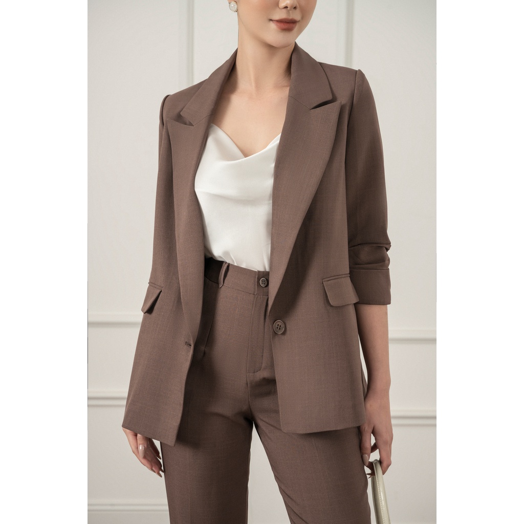 Áo blazer nữ dáng dài Eva de Eva 22SBLE018N