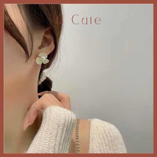 Bông tai khuyên tai hoa trắng chân bạc s925 - Acute