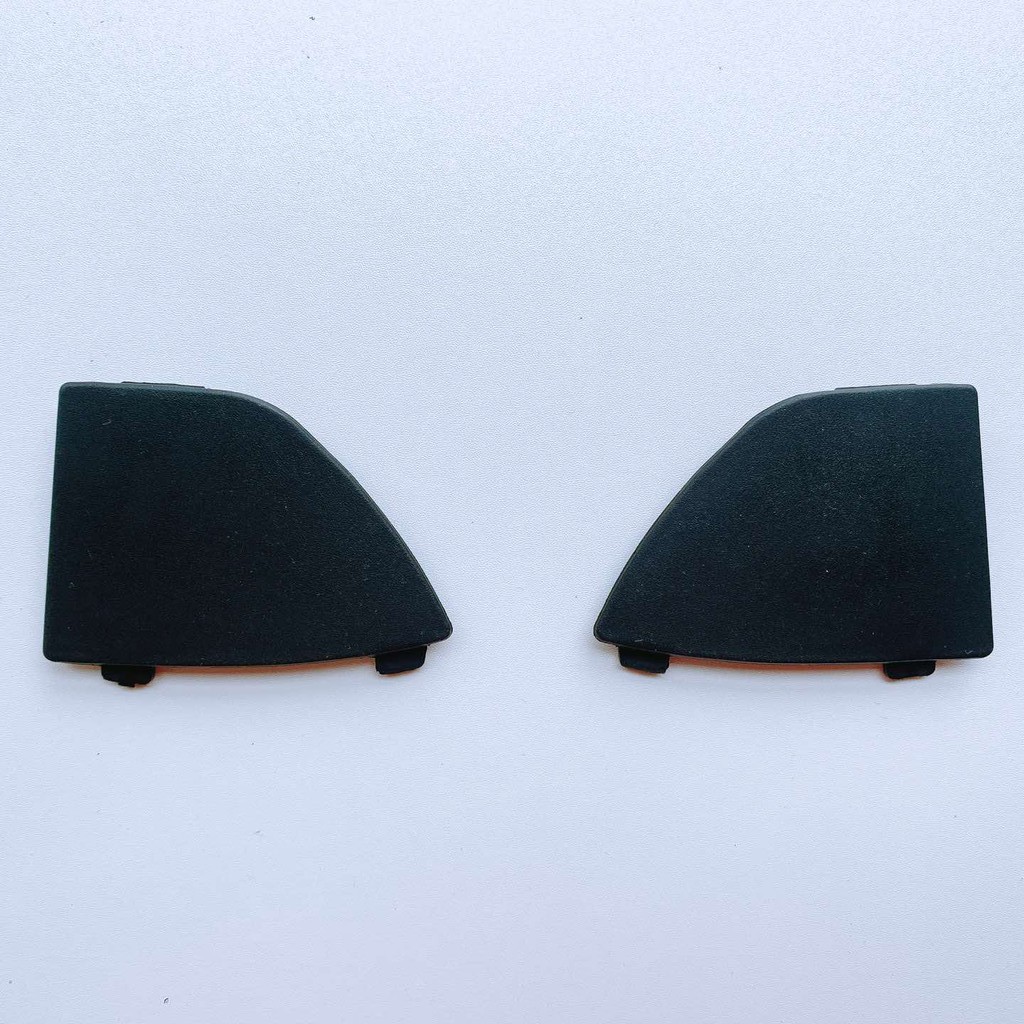 Mazda 3 nhựa tam giác phía trước, nắp đậy tròn phía sau (Giá cho 1 đôi) | BigBuy360 - bigbuy360.vn