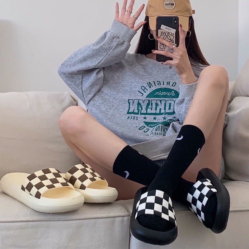 Dép bánh mì quai ngang kẻ caro