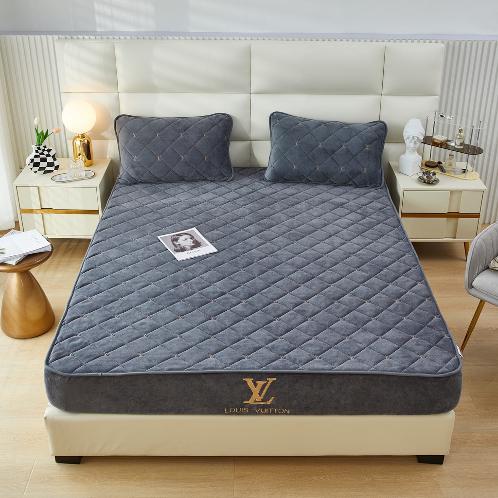 Bộ ga nỉ bọc điệm ,bo chun thêu LV cao cấp siêu mềm mịn đủ kích thước (tặng kèm 2 vỏ gối cùng màu) SHOP VŨ THỊ THƠM