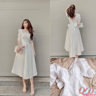 Đầm trắng dự tiệc cổ vuông đính nơ sau.