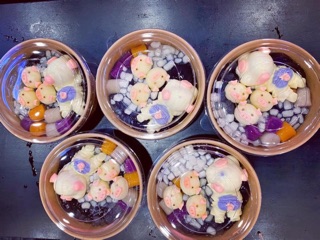 Khuôn silicone hình heo nằm