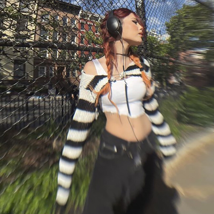 Áo kiểu crop top KLIOU trễ vai ôm dáng tay dài in họa tiết kẻ sọc thời trang mới 2023 xinh xắn dành cho nữ