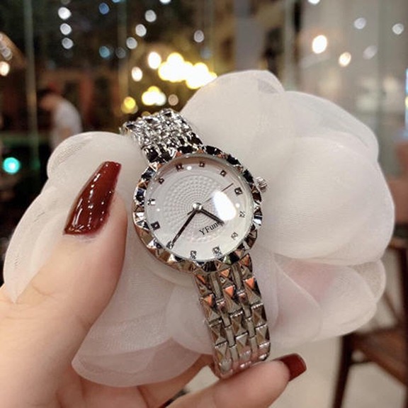 Đồng hồ Nữ YFUN viền lượn sóng, mặt hoa văn đơn giản sang trọng