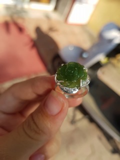 Nhẫn hoa mẫu đơn Ngọc Bích