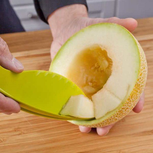 Dao Nhựa Cắt Và Bỏ Ruột Dưa Melon Slicer Nhật Bản KM-1333