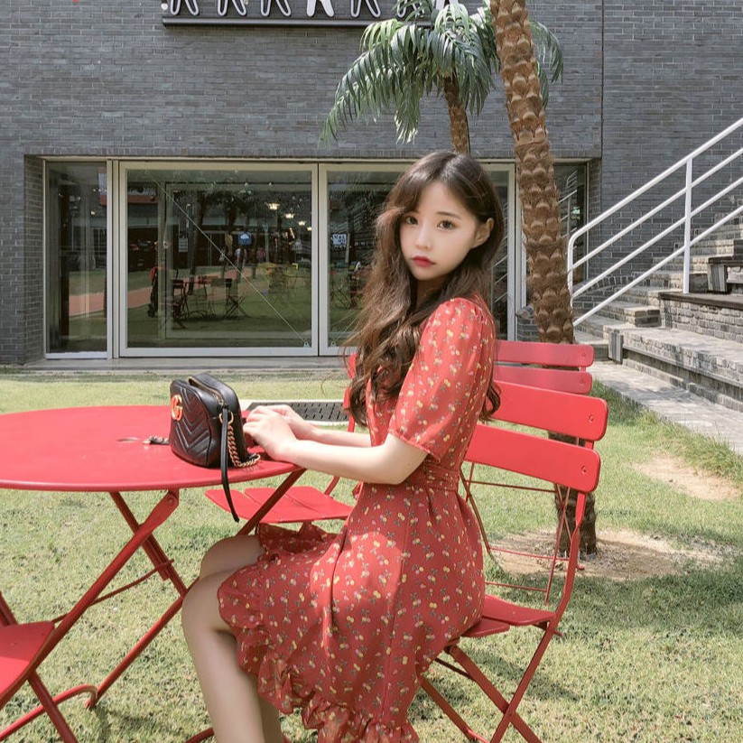 ĐẦM DÁNG XÒE HOA NHÍ TAY NGẮN CỔ V HÀNG NHẬP QUẢNG CHÂU | BigBuy360 - bigbuy360.vn