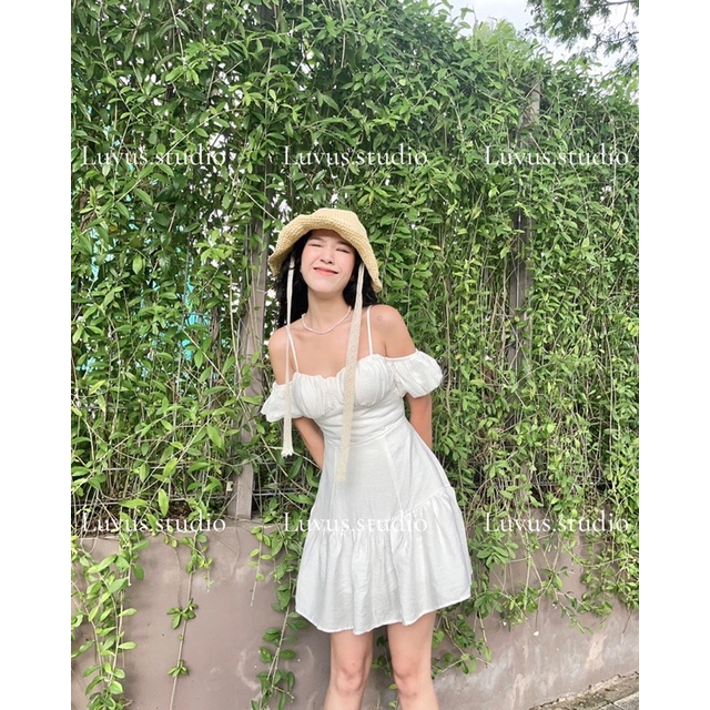 Váy hai dây trễ vai tay bồng