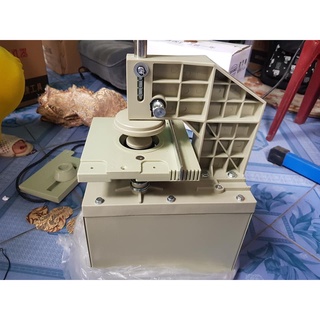 Máy dập ore