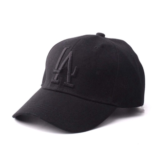 Young dynamic style embroidered cap for both men and women