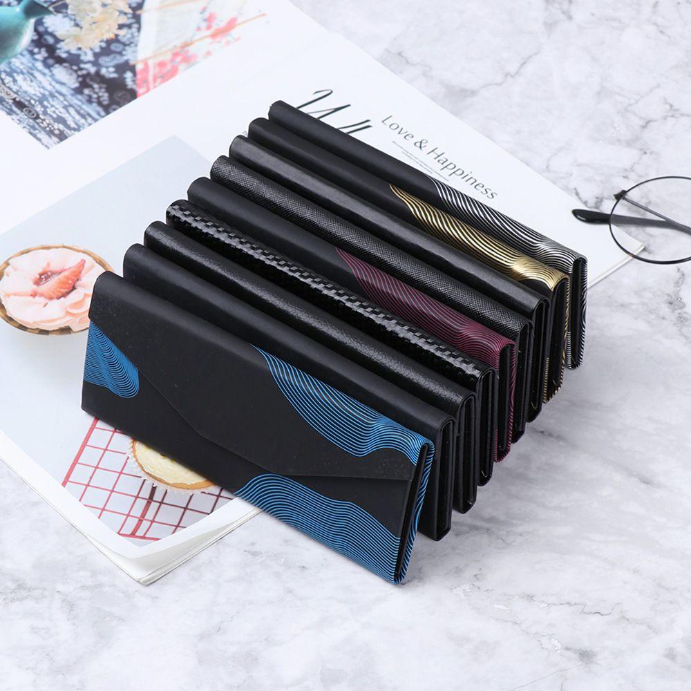 Hộp Đựng Mắt Kính Hình Tam Giác Màu Đen Gấp Lại Được Thời Trang Công Sở
