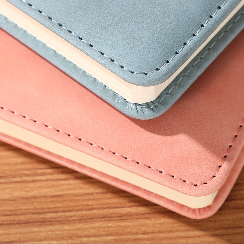 Sổ tay A5 bìa da PU ghi chép mẫu hươu chất lượng có quai cài độc đáo JH23-188