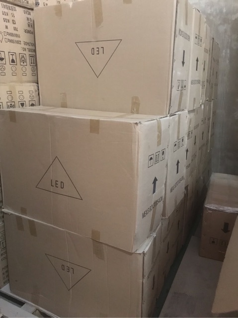 Đèn LED nối mi, Spa, soi da ( CHÂN ĐẾ NẶNG)