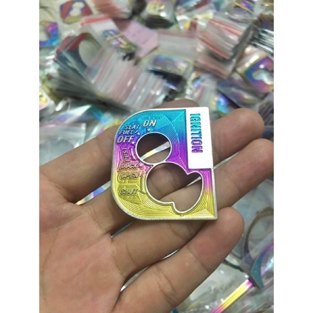 Tem titan Dán khoá SH có sẵn keo 3M đỏ chỉ lột lớp protect ra dán vào