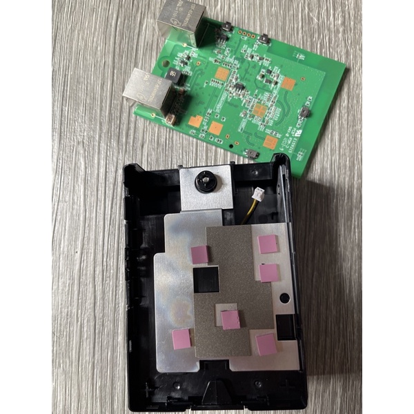 Repeater nội địa Nhật Buffalo. Có 2 cổng LAN, dual band 2.4 và 5Ghz