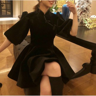 ĐẦM NHUNG ĐỎ CỔ TÀU TAY PHỒNG